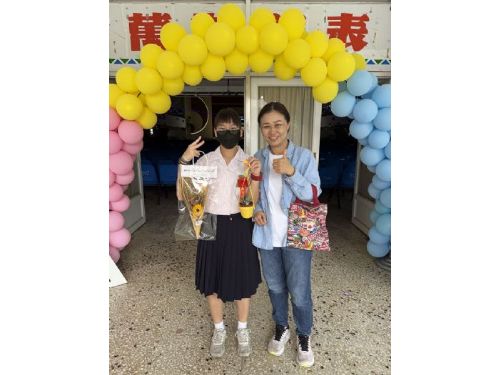 鳳凰花開迎夢想，展望會伴屏東266位弱勢學子迎畢業，少女錄取空軍官校，盼用未來守護家人